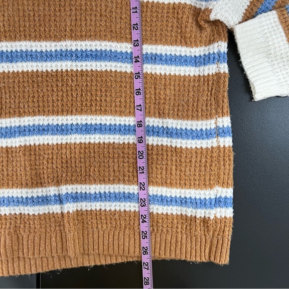 American Eagle Tan and Blue Striped Sweater Size M - Picture 9 of 9
